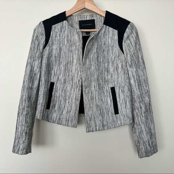 Black and white short blazer - Picture 1 of 5
